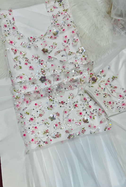 This Jadam dress is crafted from high-quality tur fabric and lined with soft Armani silk,