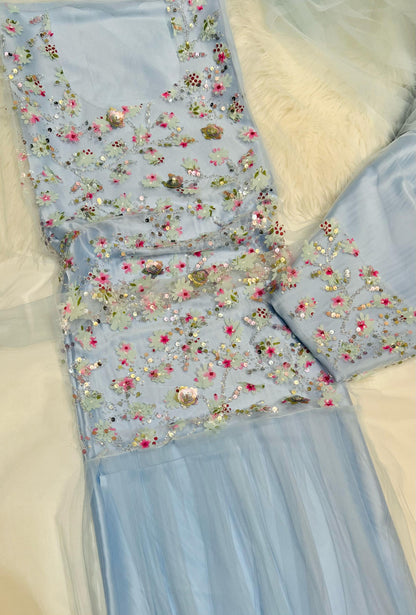 This Jadam dress is crafted from high-quality tur fabric and lined with soft Armani silk,