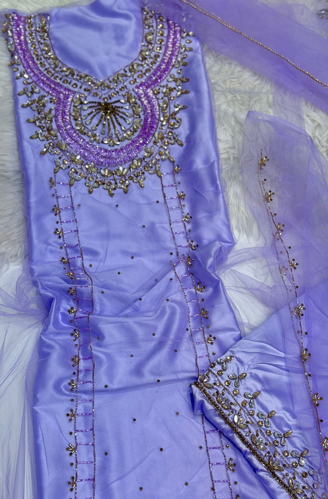 This luxurious set combines high-quality turkish fabric with distinctive beads and crystal elements for a sophisticated sparkle Armani silk