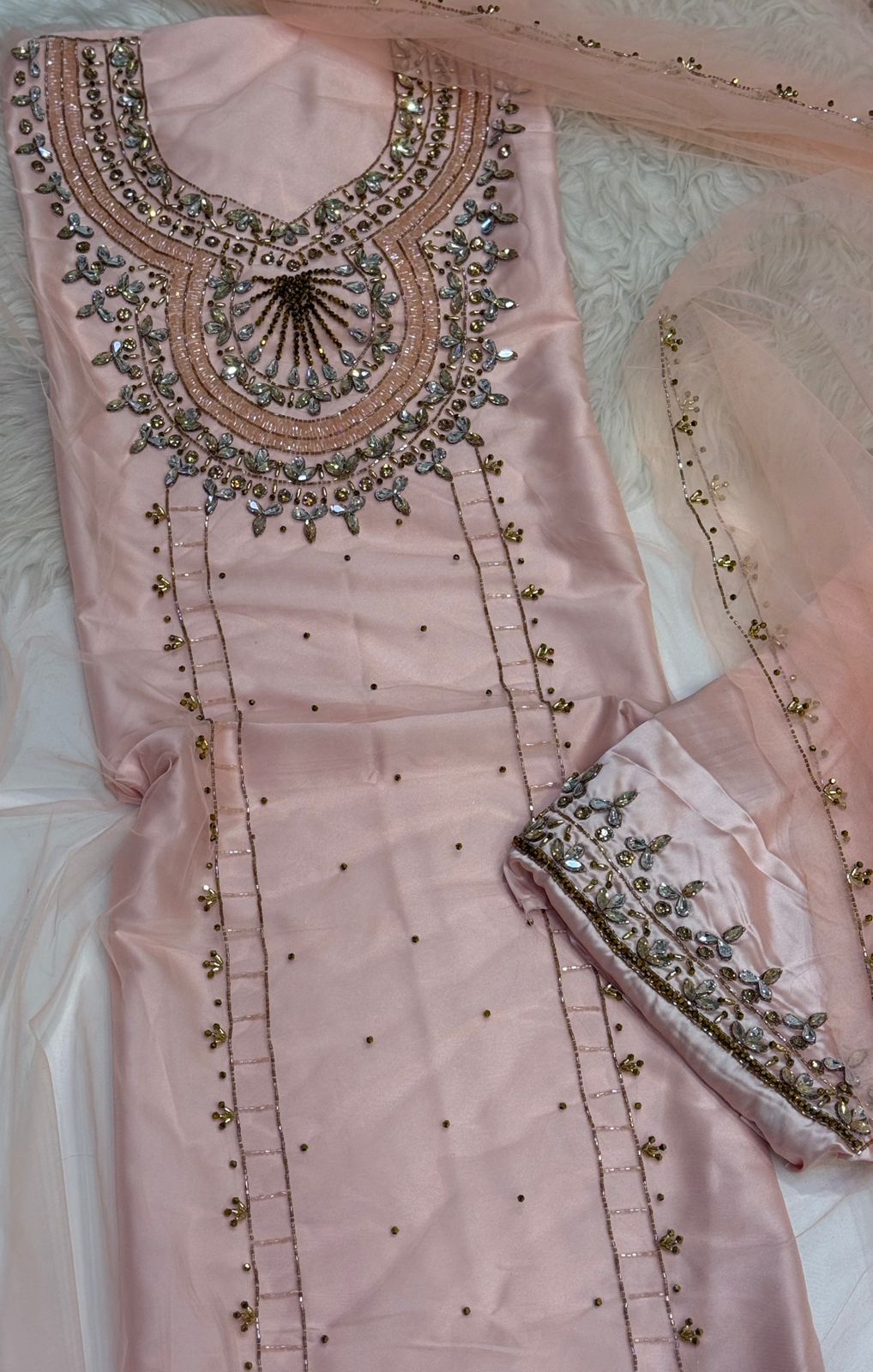 This luxurious set combines high-quality turkish fabric with distinctive beads and crystal elements for a sophisticated sparkle Armani silk