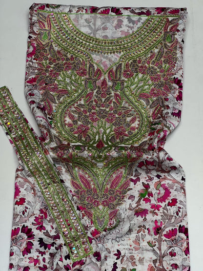 This product features contemporary Italian silk