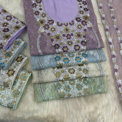 The Tor Shaghl kandora top with lining is meticulously crafted to provide a stylish look and optimal comfort. The fabric is light and soft