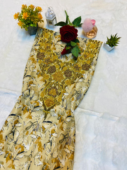 This new Indonesian silk features an intricate 3D design with six-pointed squares, adding a luxurious