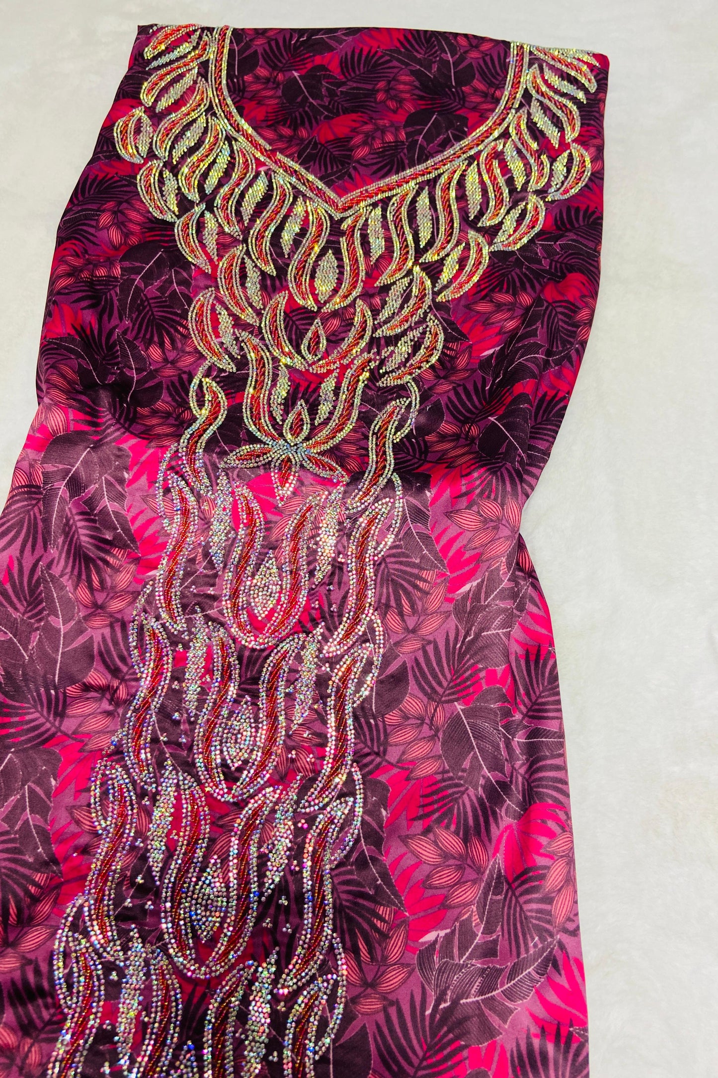 Enjoy the luxury of new digital silk, featuring an integrated design with six-pointed stones and exquisite khars embroidery
