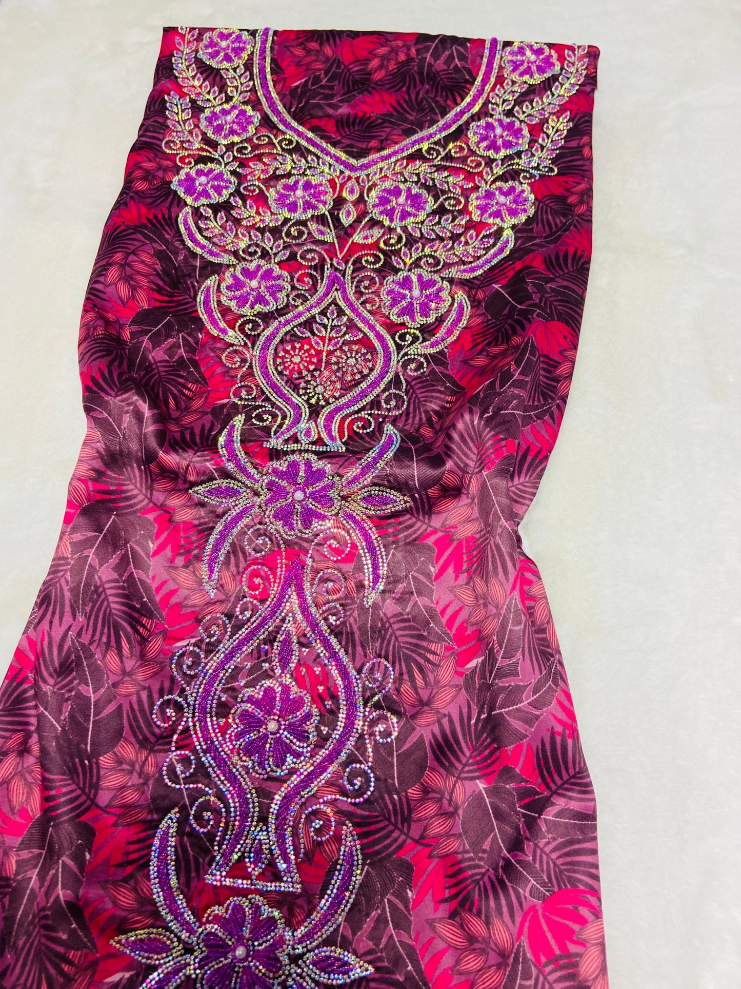Enjoy the luxury of new digital silk, featuring an integrated design with six-pointed stones and exquisite khars embroidery