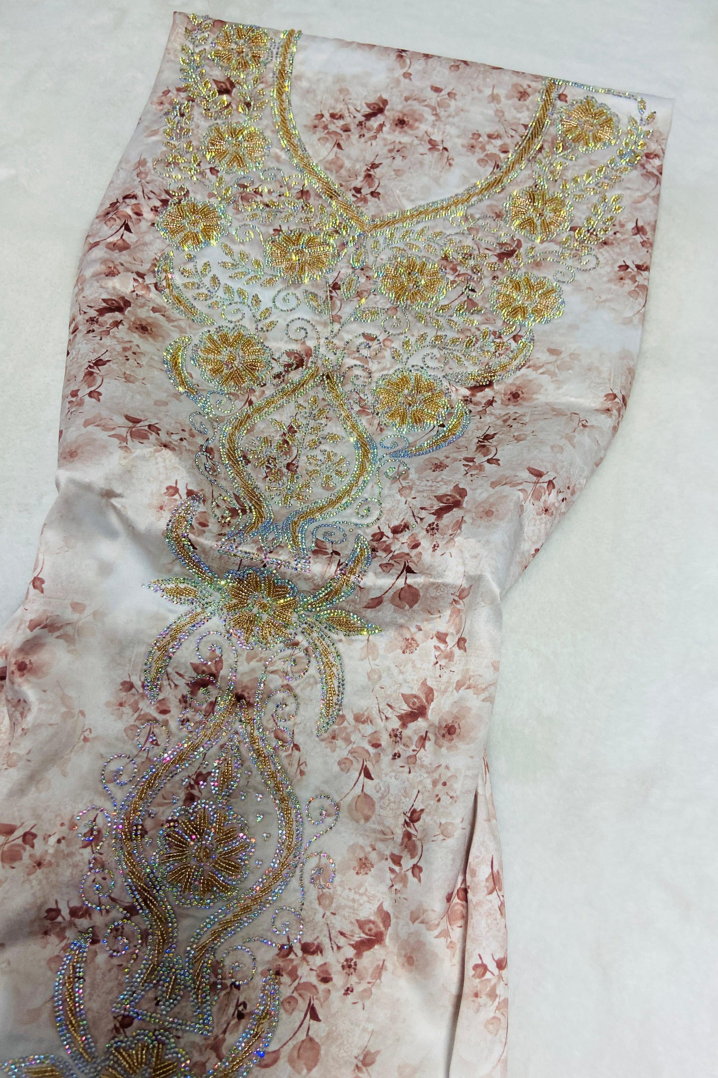 Enjoy the luxury of new digital silk, featuring an integrated design with six-pointed stones and exquisite khars embroidery