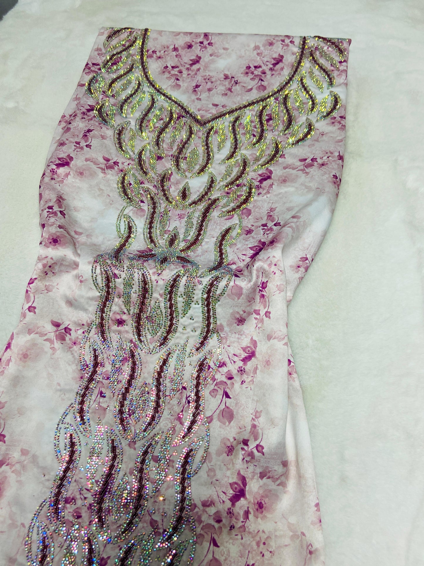 Enjoy the luxury of new digital silk, featuring an integrated design with six-pointed stones and exquisite khars embroidery