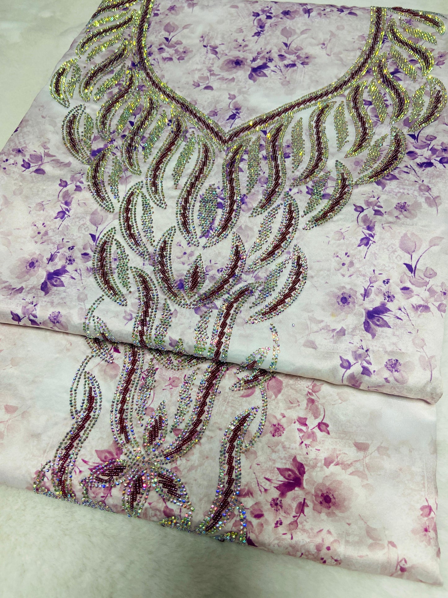 Enjoy the luxury of new digital silk, featuring an integrated design with six-pointed stones and exquisite khars embroidery