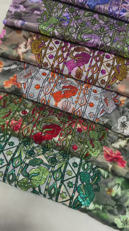 This new digital silk features an intricate design with six original scalloped bezels