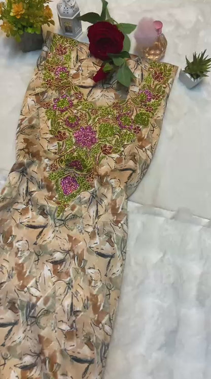 This new Indonesian silk features an intricate 3D design with six-pointed squares, adding a luxurious